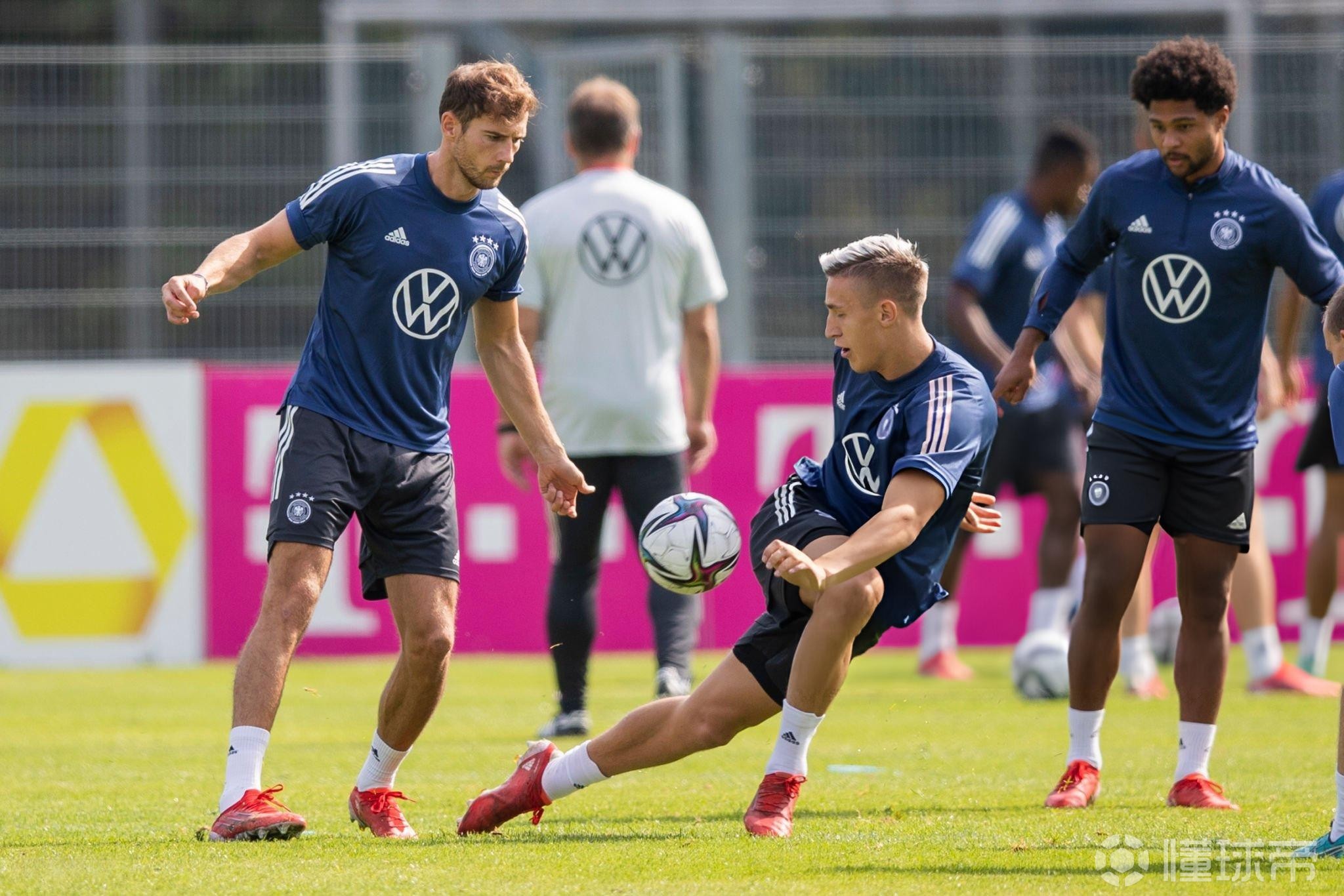 半岛体育教练-德国球员在国家队比赛中打出高水平