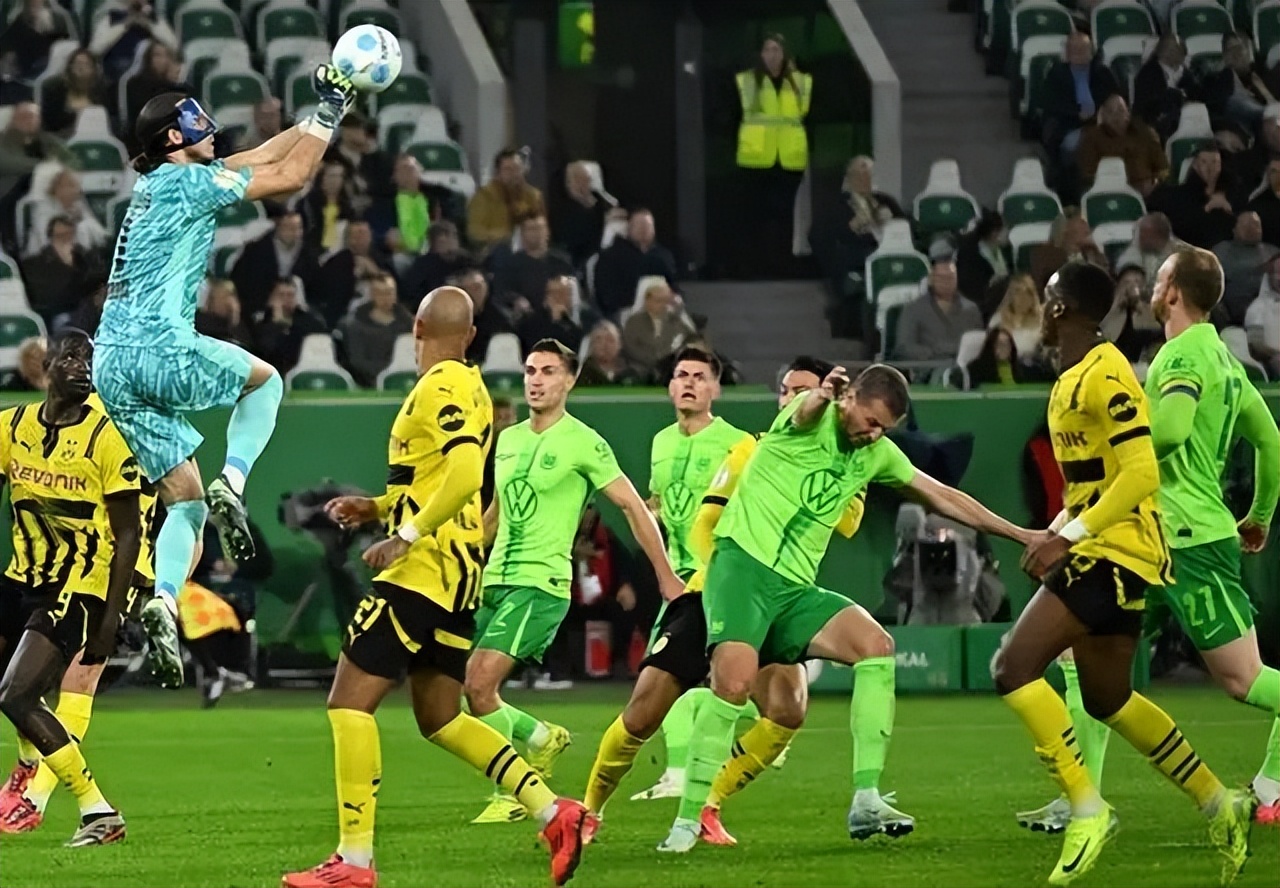 半岛体育电竞-关于沃尔夫斯堡球员个人表现获得好评，成为关注焦点的信息