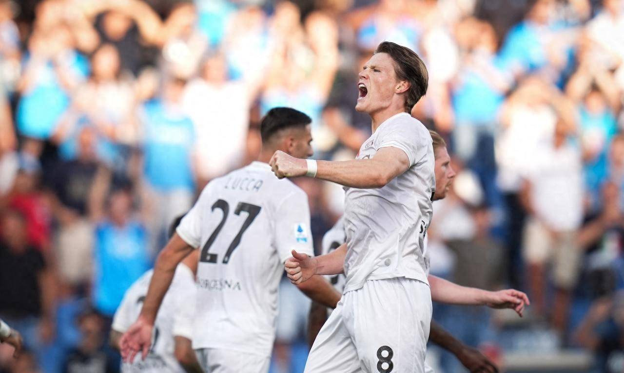 包含那不勒斯主场不敌弱旅，球迷情绪低落的词条