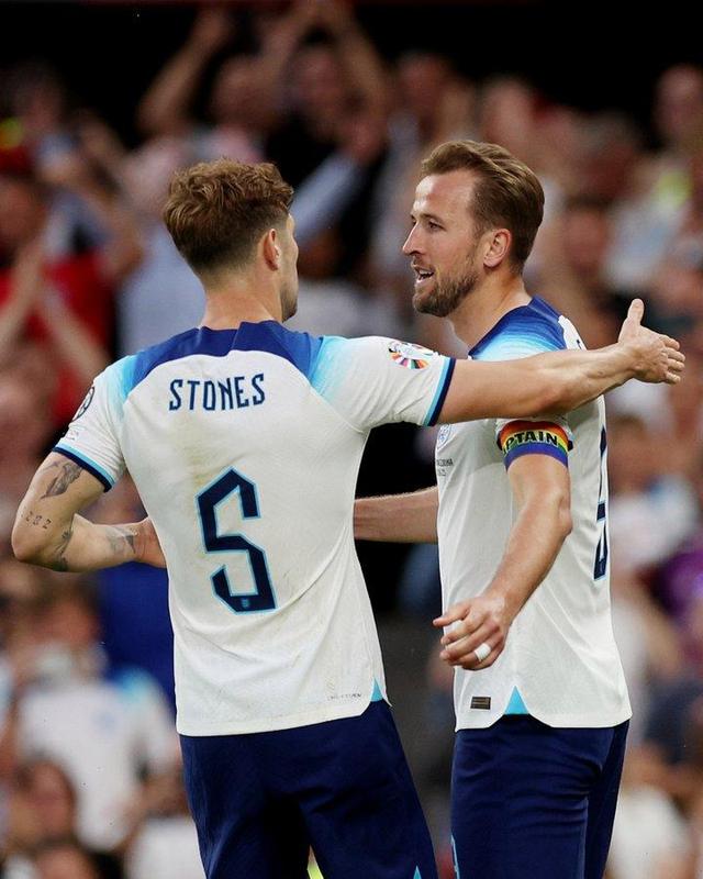 法国横扫克罗地亚，领跑小组积分