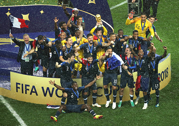 巴西排球队实力强大，夺得多项冠军