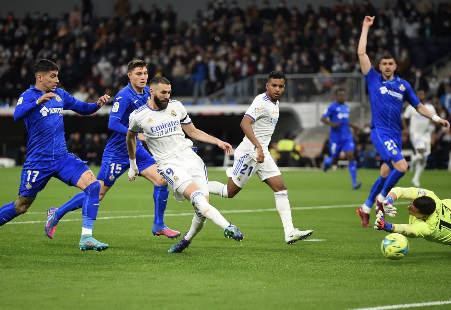 包含阿尔梅里亚客场夺冠！赫塔菲遇强敌的词条